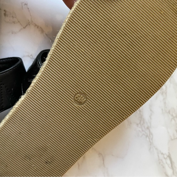 Joie Black Vegan Leather Walking Thong Flat Sandals Espadrilles Trim 6.5 - Picture 5 of 5